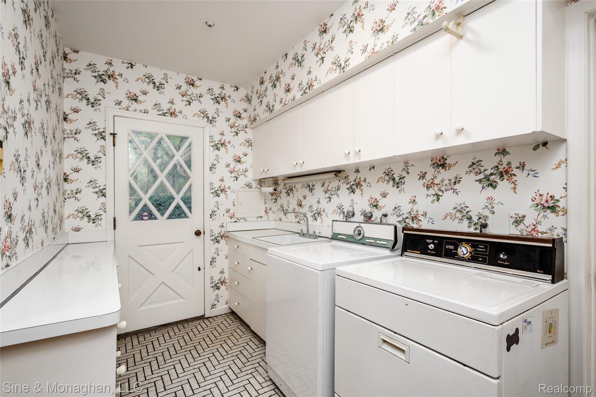 523 Thorntree Road Grosse Pointe, MI 48236 - Photo 22 of 59 523 Thorntree L011.jpg