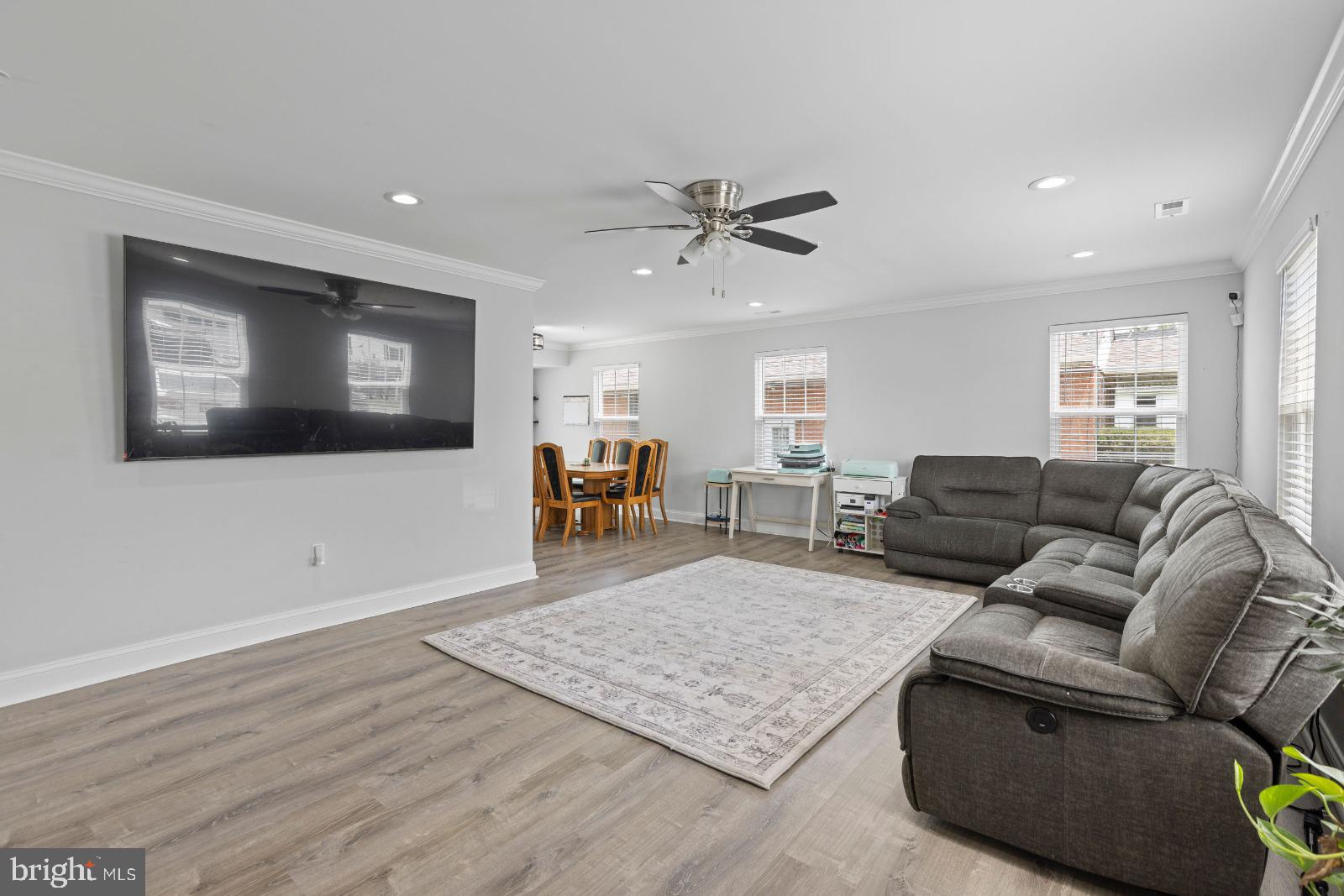 1718 Pinewood Drive Baltimore, MD 21222 - Photo 3 of 17