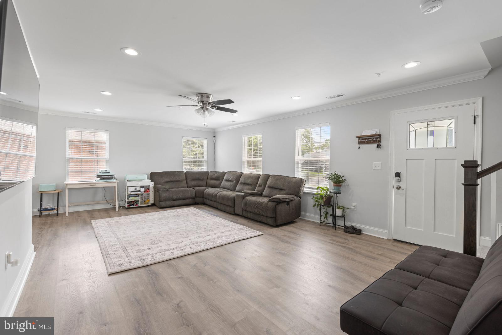 1718 Pinewood Drive Baltimore, MD 21222 - Photo 4 of 17