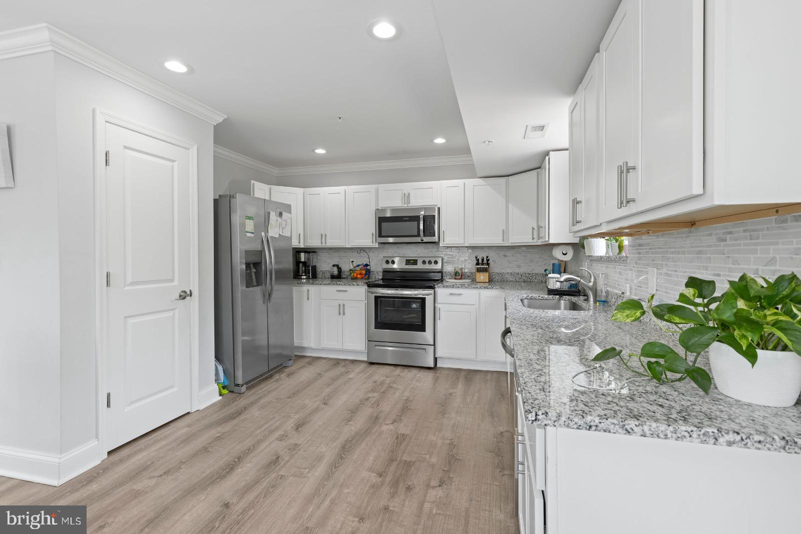 1718 Pinewood Drive Baltimore, MD 21222 - Photo 5 of 17