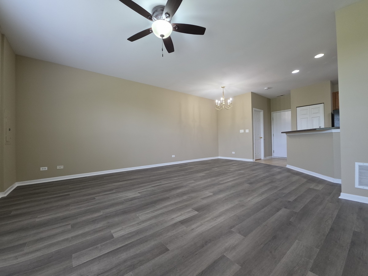 207 Springbrook Trail South Oswego, IL 60543 - Photo 2 of 15