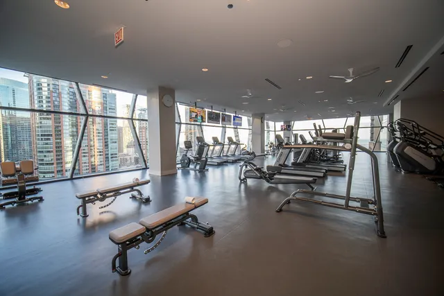 $2,400,000 | 363 East Wacker Drive, Unit 2706, Chicago, IL 60601