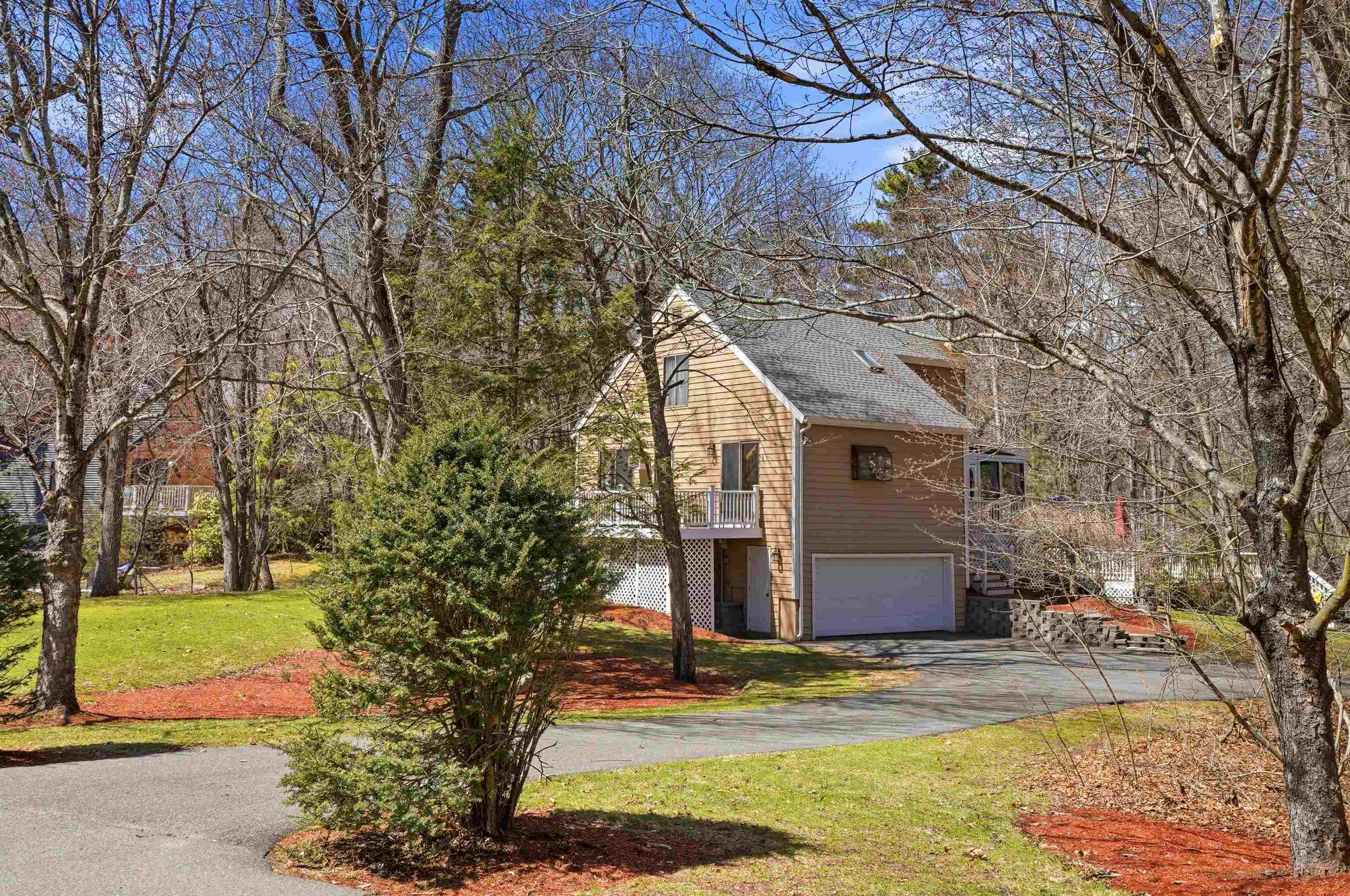 10 Hunter Drive Derry, NH 03038 - Photo 1 of 55