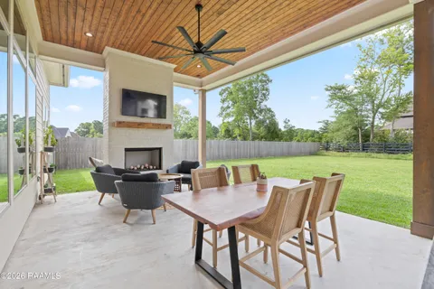 $900,000 | 201 Greyford Drive, Lafayette, LA 70503