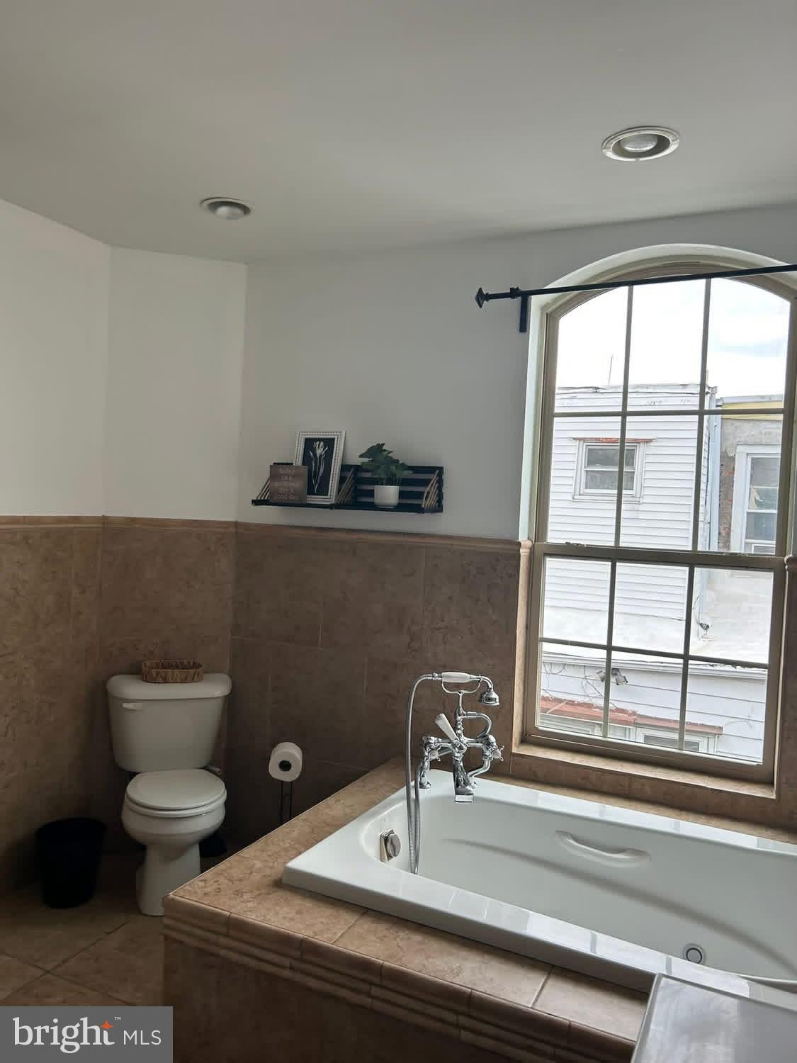 414 Durfor Street Philadelphia, PA 19148 - Photo 5 of 10 a bathroom with a sink and a toilet