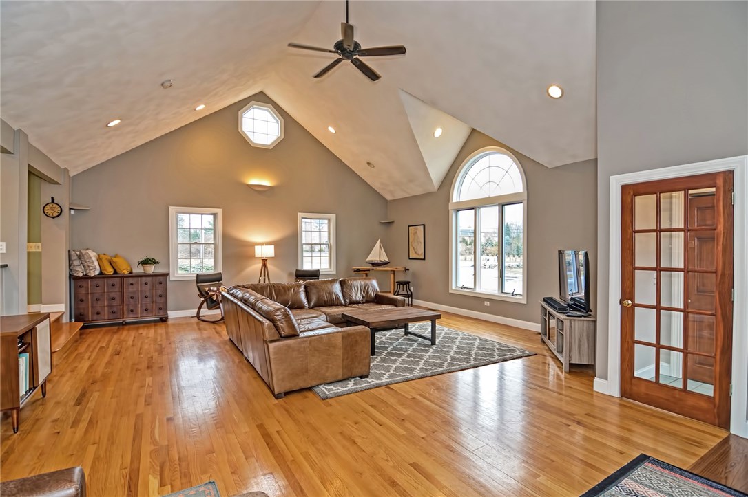 3055 Diamond Hill Road Cumberland, RI 02864 - Photo 5 of 40 Gallery Image 5