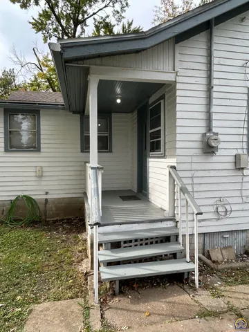 $82,500 | 626 Southwest Medford Avenue, Topeka, KS 66606