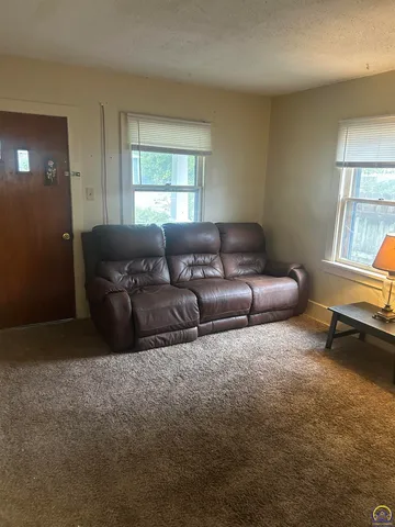 $82,500 | 626 Southwest Medford Avenue, Topeka, KS 66606