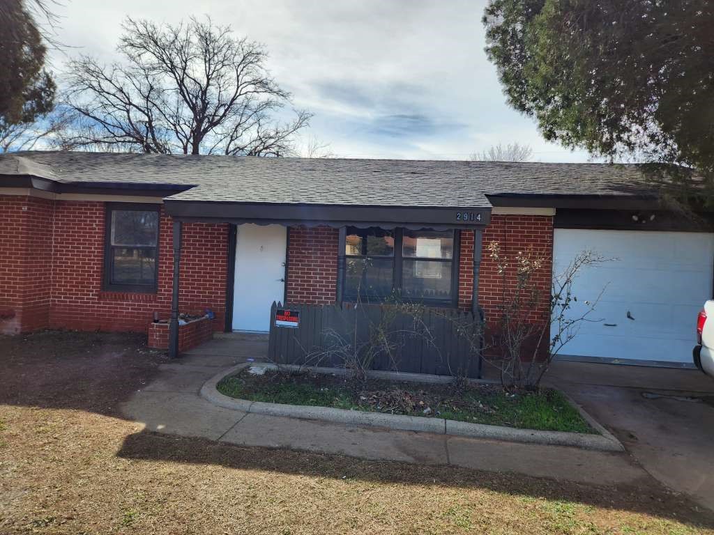 2914 East Colgate Street Lubbock, TX 79403 - Photo 2 of 19