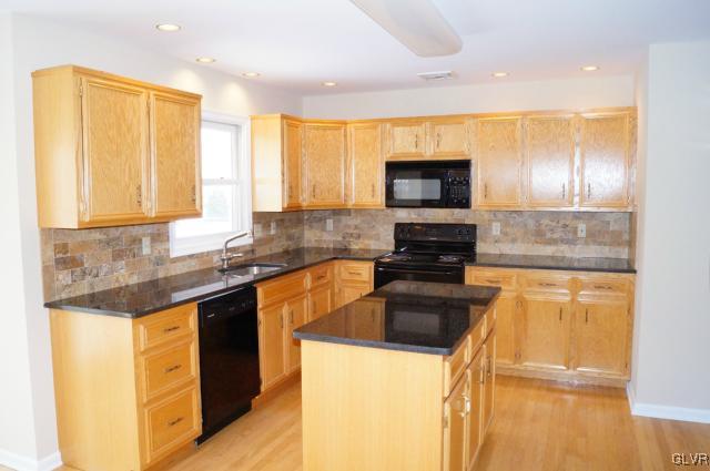 5876 Alexander Road Bethlehem, PA 18017 - Photo 2 of 21 Gallery Image 2