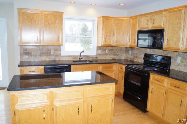 5876 Alexander Road Bethlehem, PA 18017 - Photo 3 of 21 Gallery Image 3