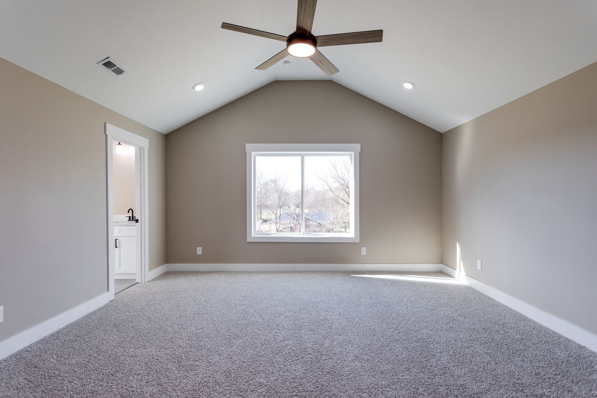 2259 Les Robinson Road Columbia, TN 38401 - Photo 17 of 31 a view of an empty room with a window
