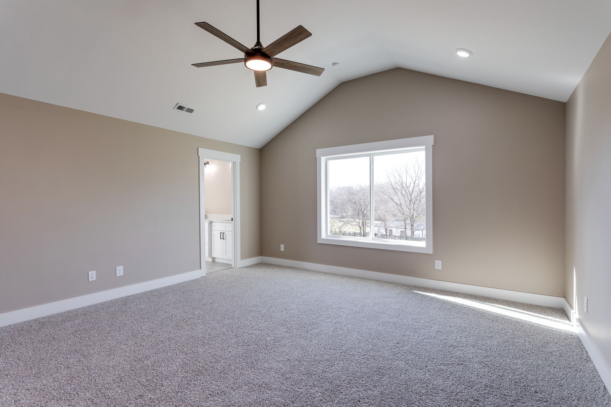 2259 Les Robinson Road Columbia, TN 38401 - Photo 18 of 31 a view of an empty room with a window