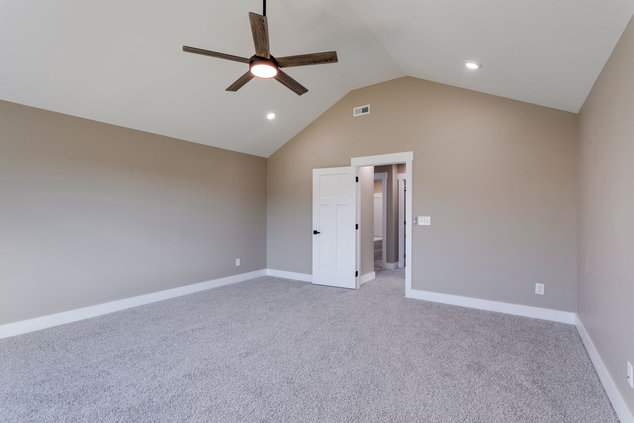 2259 Les Robinson Road Columbia, TN 38401 - Photo 20 of 31 a view of an empty room