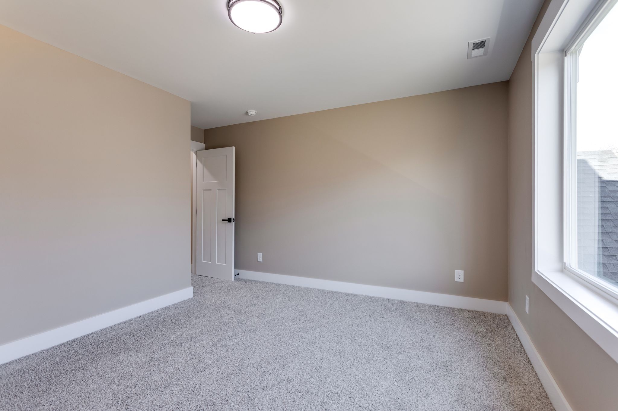 2259 Les Robinson Road Columbia, TN 38401 - Photo 27 of 31 a view of an empty room with a window