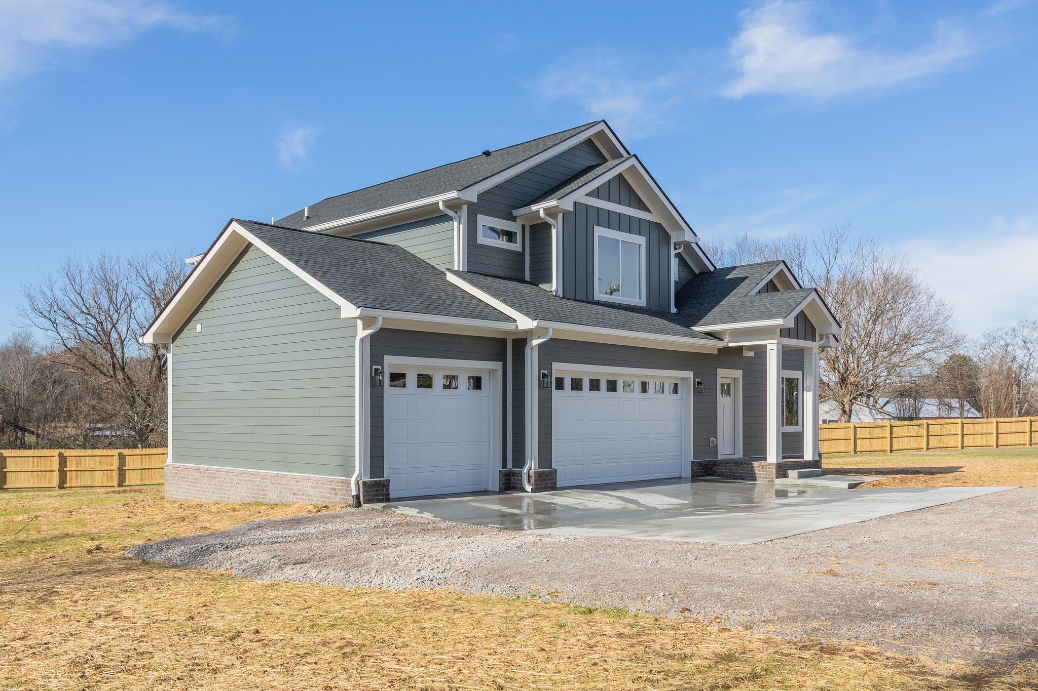 2259 Les Robinson Road Columbia, TN 38401 - Photo 3 of 31 a front view of a house with a yard