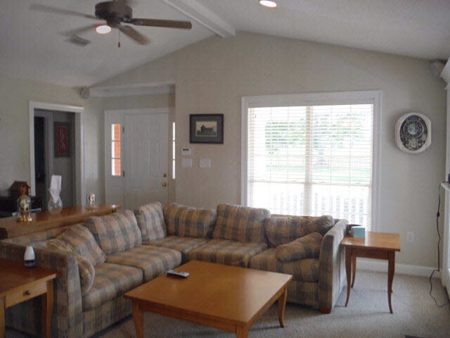 10611 County Road 95 Elberta, AL 36530 - Photo 7 of 19 Living room