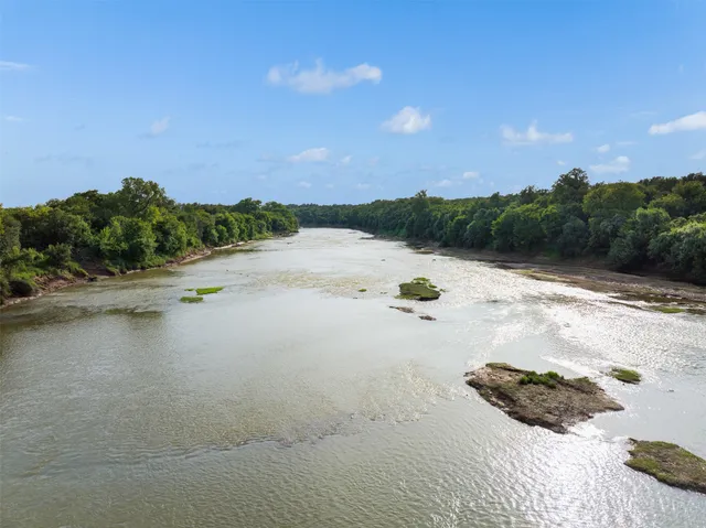 $2,120,000 | 212-ac Black Bridge Road, Calvert, TX 77837