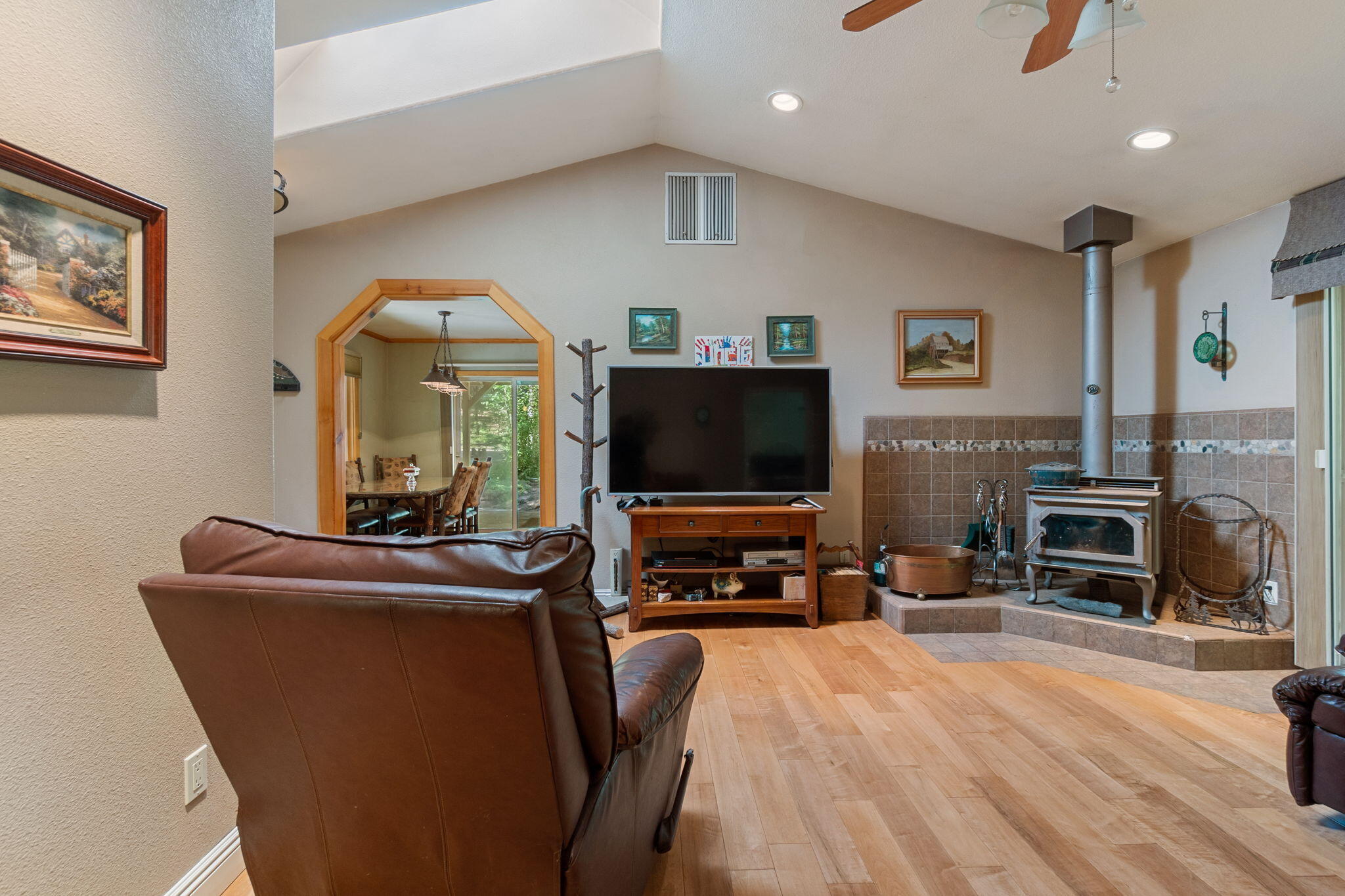30303 Oak Run To Fern Road Whitmore, CA 96096 - Photo 18 of 75 a living room with furniture and a flat screen tv