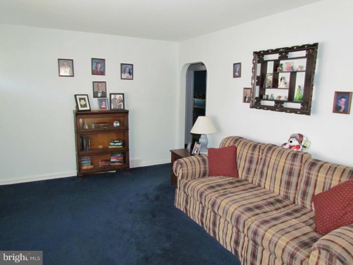 217 Deptford Road Glassboro, NJ 08028 - Photo 4 of 25