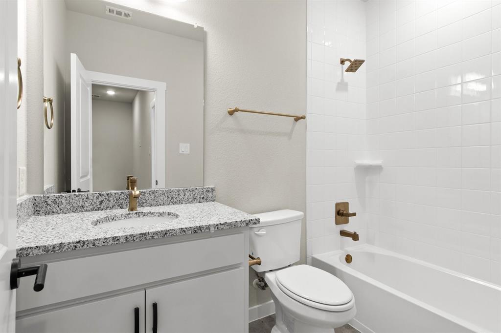 8609 Del Rio Trail Rowlett, TX 75089 - Photo 37 of 40 031-8609DelRioTrail-Wylie-TX-75098-Bathroom3.jpg-SMALL