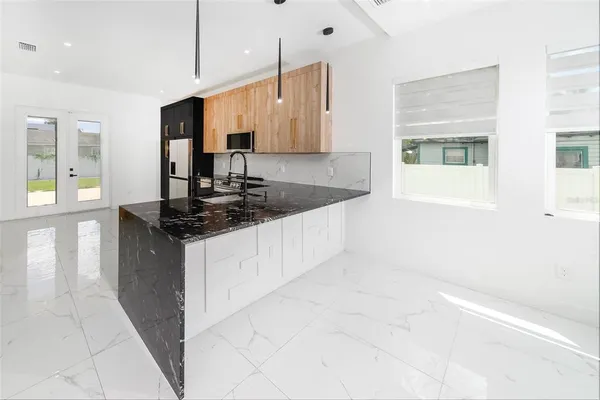 $949,990 | 902 West Sligh Avenue, Tampa, FL 33604