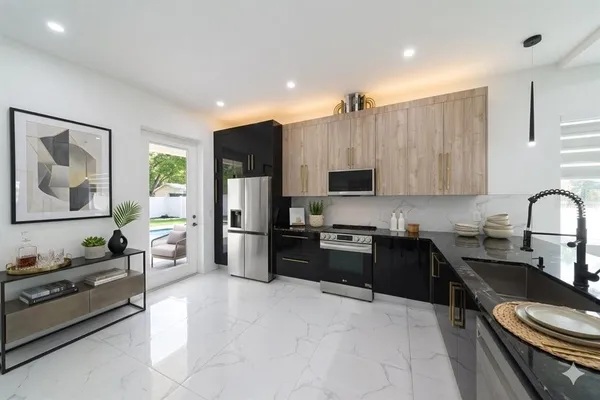 $949,990 | 902 West Sligh Avenue, Tampa, FL 33604