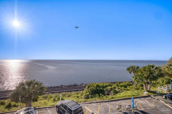 $189,900 | 600 Scenic Highway, Unit 323, Pensacola, FL 32503