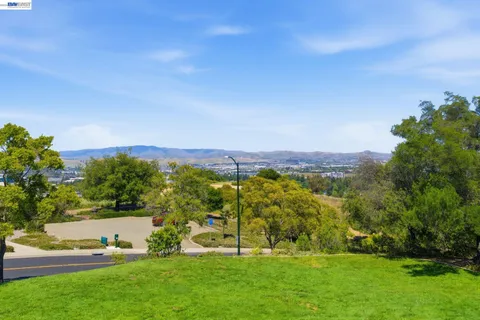 $1,880,000 | 5630 Highcrest Court, Pleasanton, CA 94588