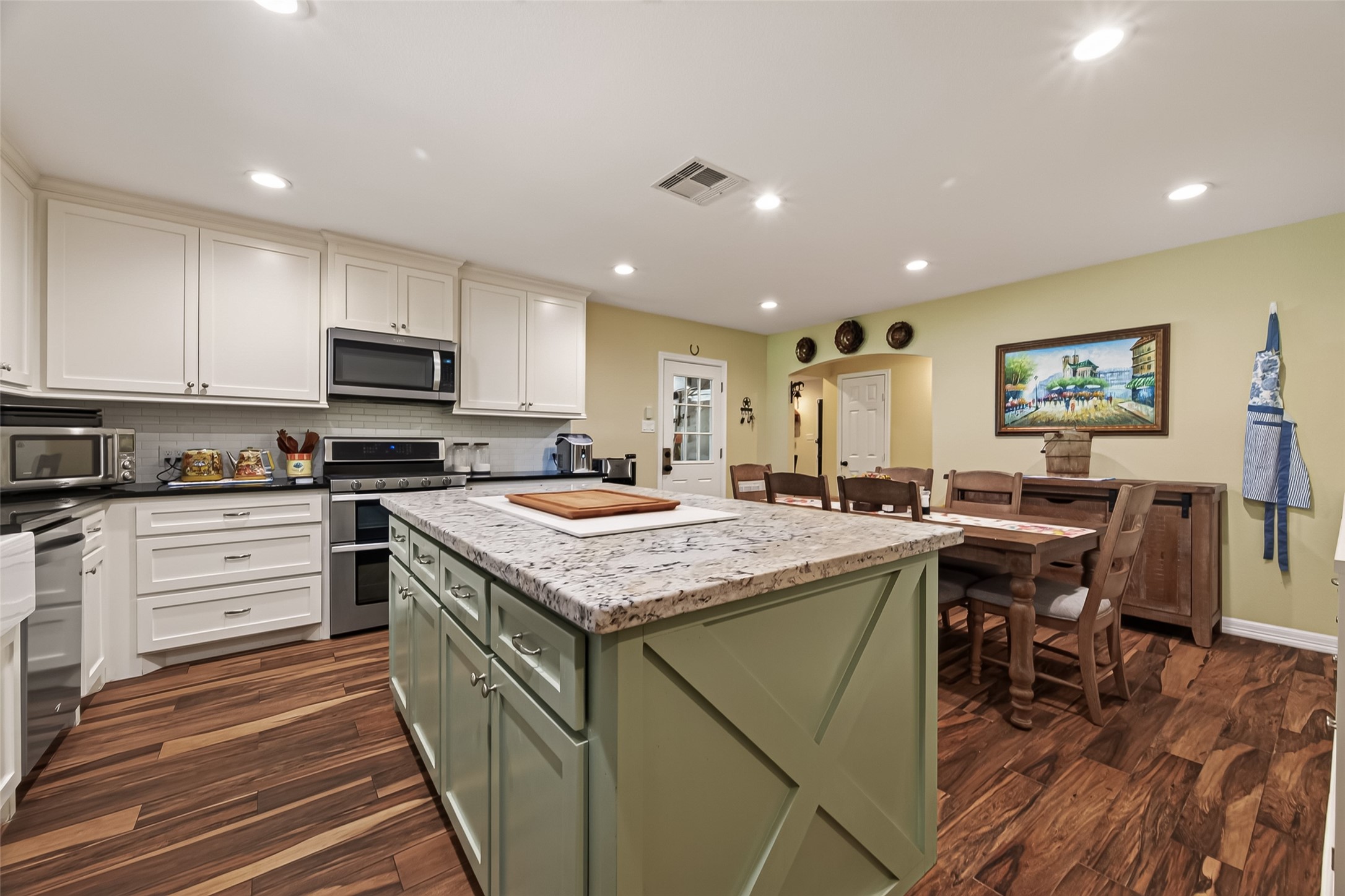 5606 Highland Road Santa Fe, TX 77517 - Photo 13 of 47 Gallery Image 13