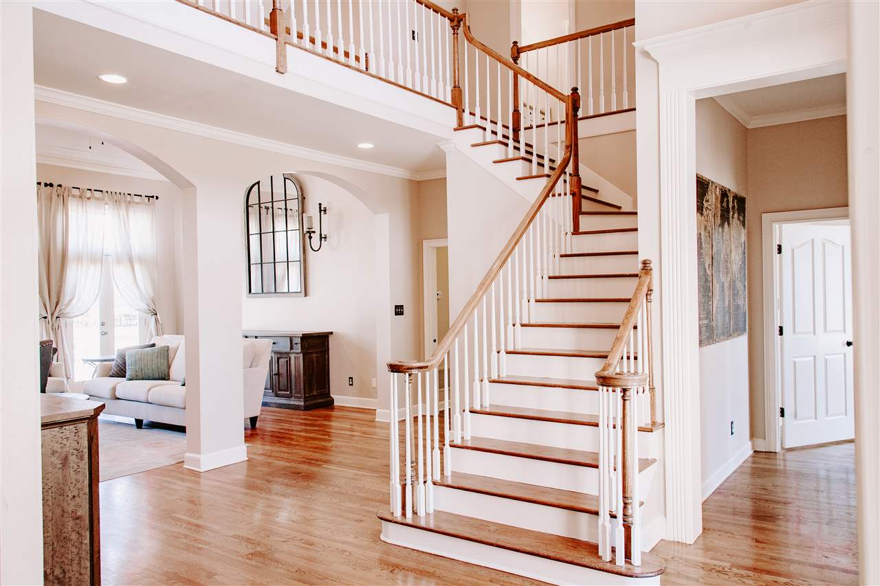 5126 Rowen Oak Road Collierville, TN 38017 - Photo 3 of 25 Gallery Image 3