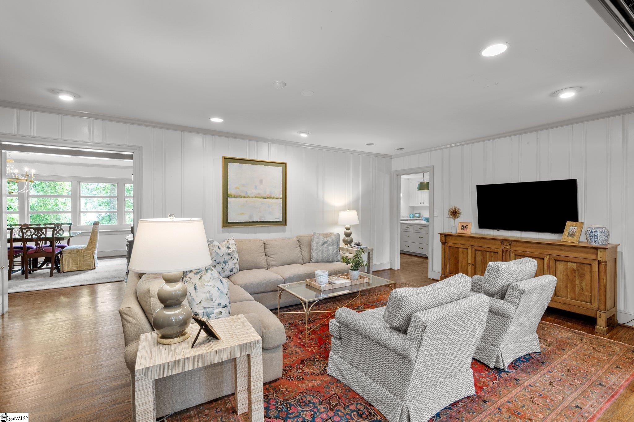 326 Riverside Drive Greenville, SC 29605 - Photo 12 of 36 Gallery Image 12