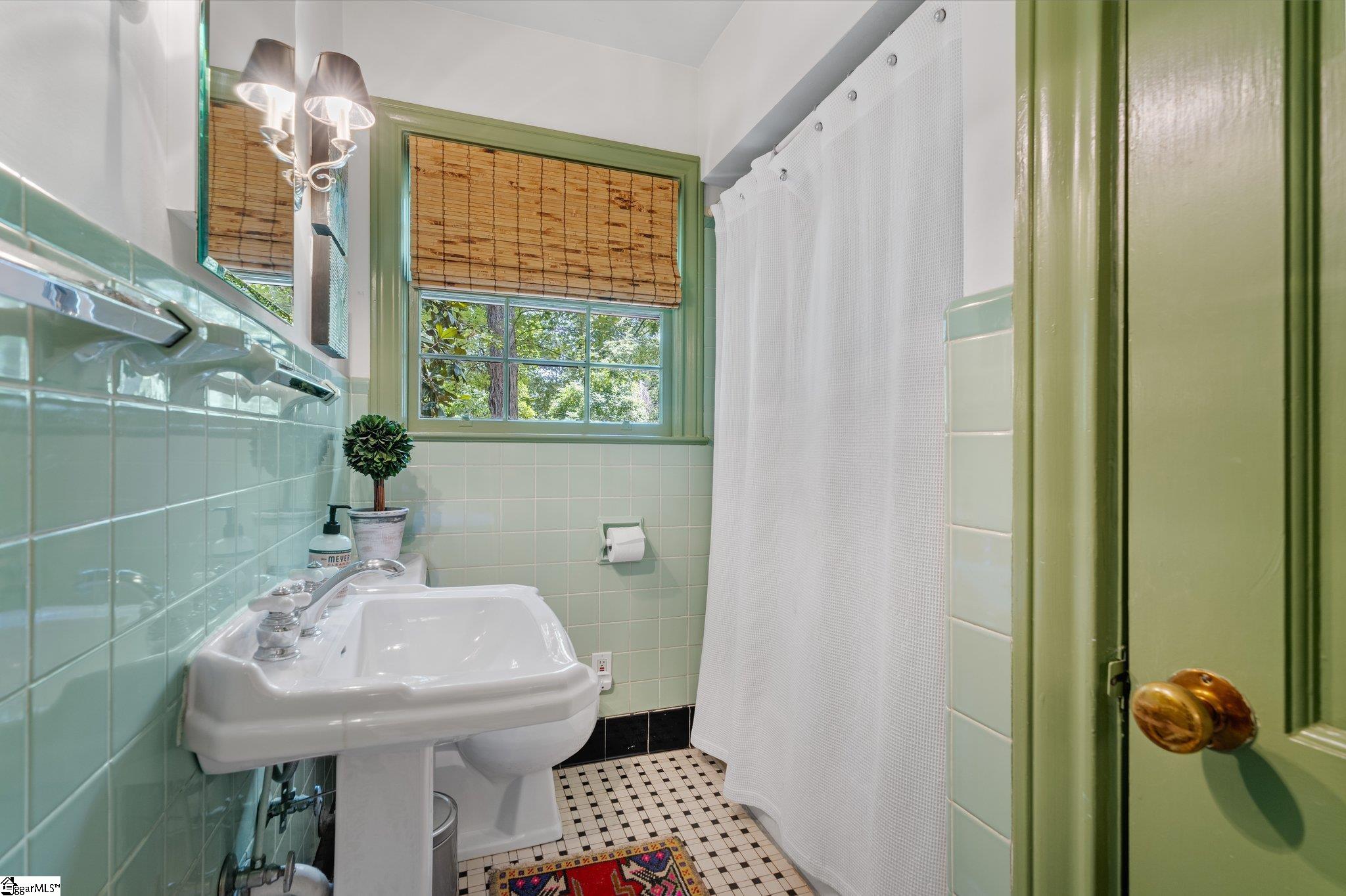 326 Riverside Drive Greenville, SC 29605 - Photo 23 of 36 Gallery Image 23