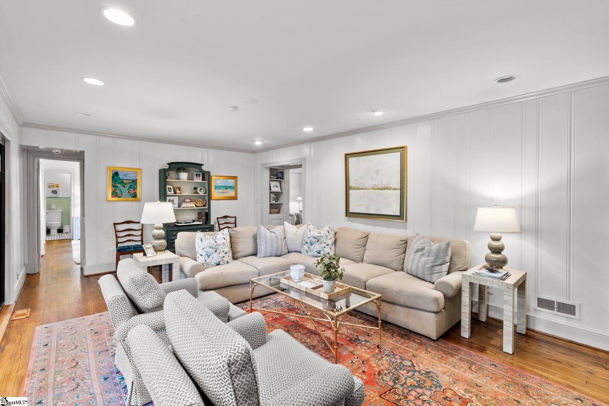 326 Riverside Drive Greenville, SC 29605 - Photo 10 of 36 Gallery Image 10