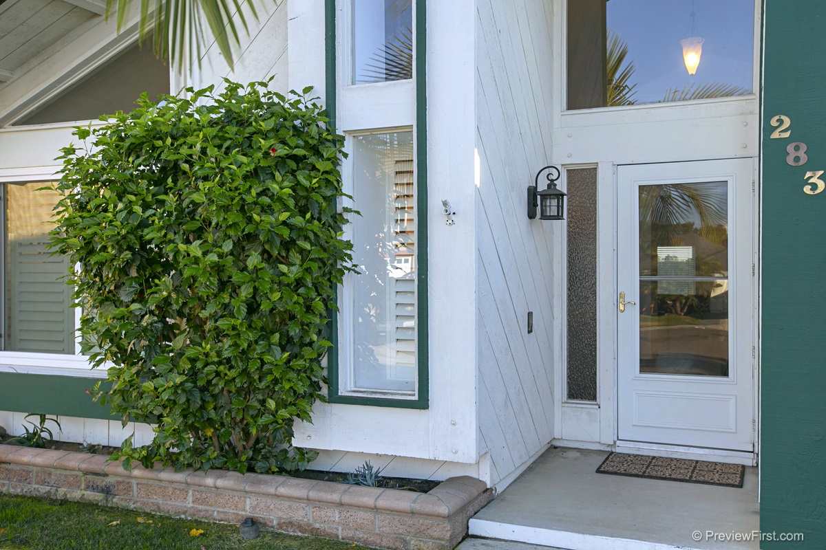 283 Sharp Place Encinitas, CA 92024 - Photo 2 of 18 Gallery Image 2