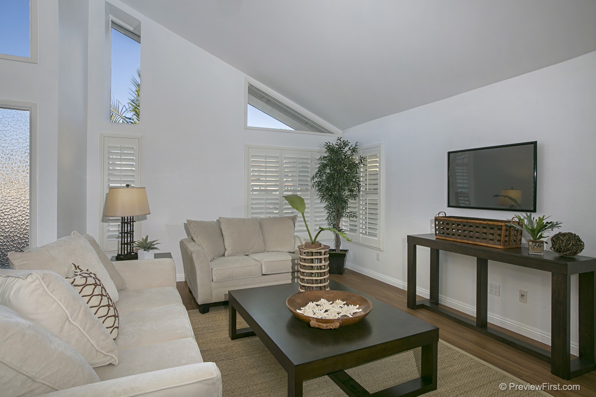 283 Sharp Place Encinitas, CA 92024 - Photo 6 of 18 Gallery Image 6