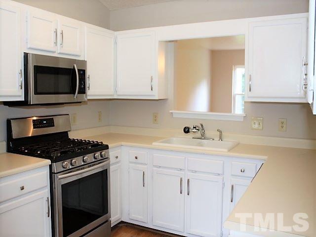 704 Perry Howard Road Fuquay-Varina, NC 27526 - Photo 7 of 27