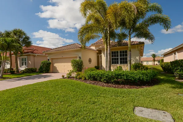 $2,500 | 421 Sunview Way, Port St. Lucie, FL 34986