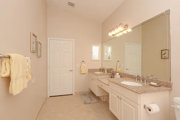 $2,500 | 421 Sunview Way, Port St. Lucie, FL 34986