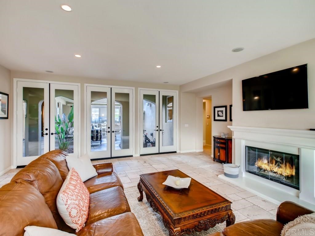 7659 Circulo Sequoia Carlsbad, CA 92009 - Photo 14 of 49