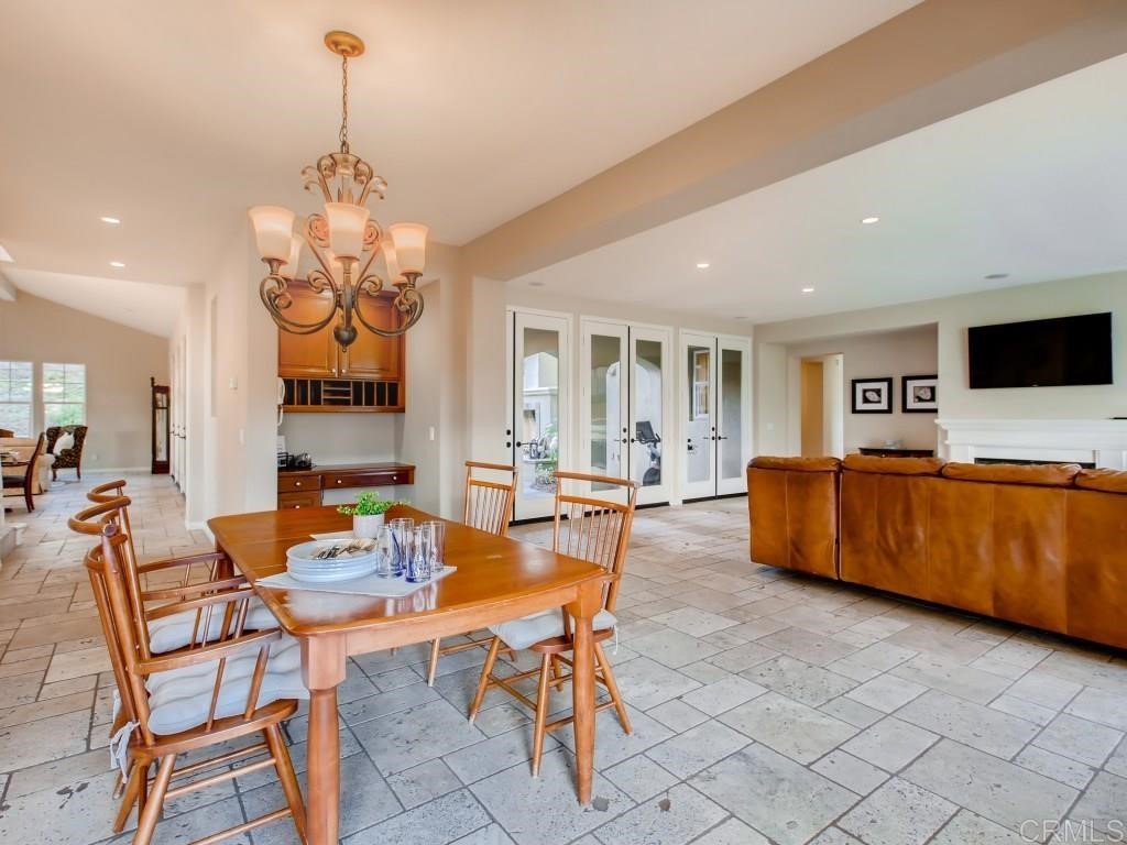 7659 Circulo Sequoia Carlsbad, CA 92009 - Photo 15 of 49