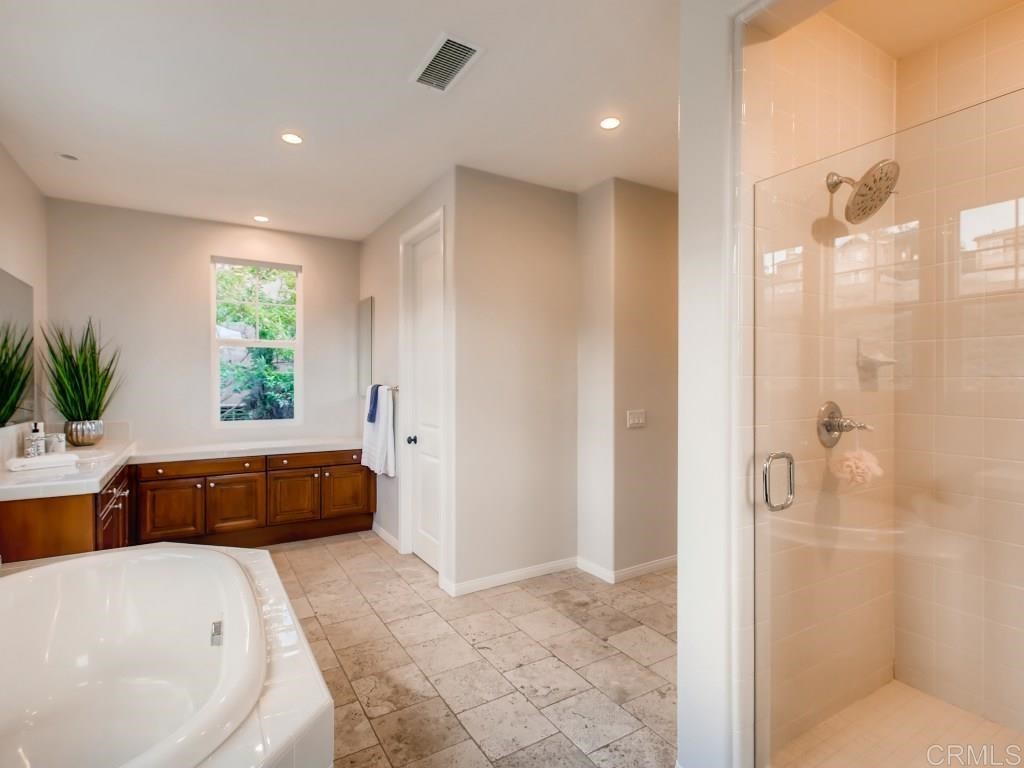 7659 Circulo Sequoia Carlsbad, CA 92009 - Photo 20 of 49