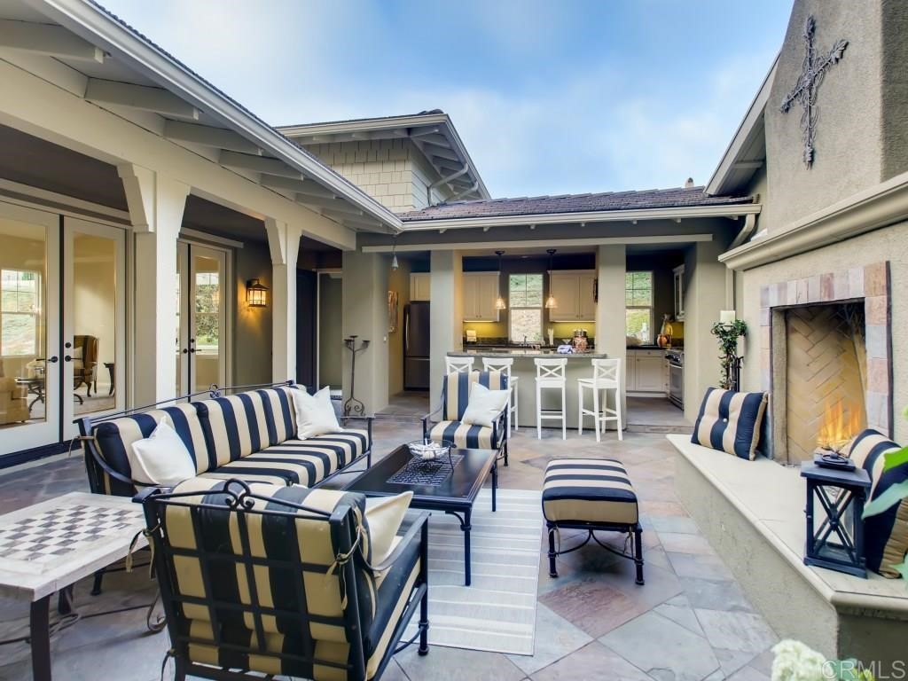 7659 Circulo Sequoia Carlsbad, CA 92009 - Photo 3 of 49