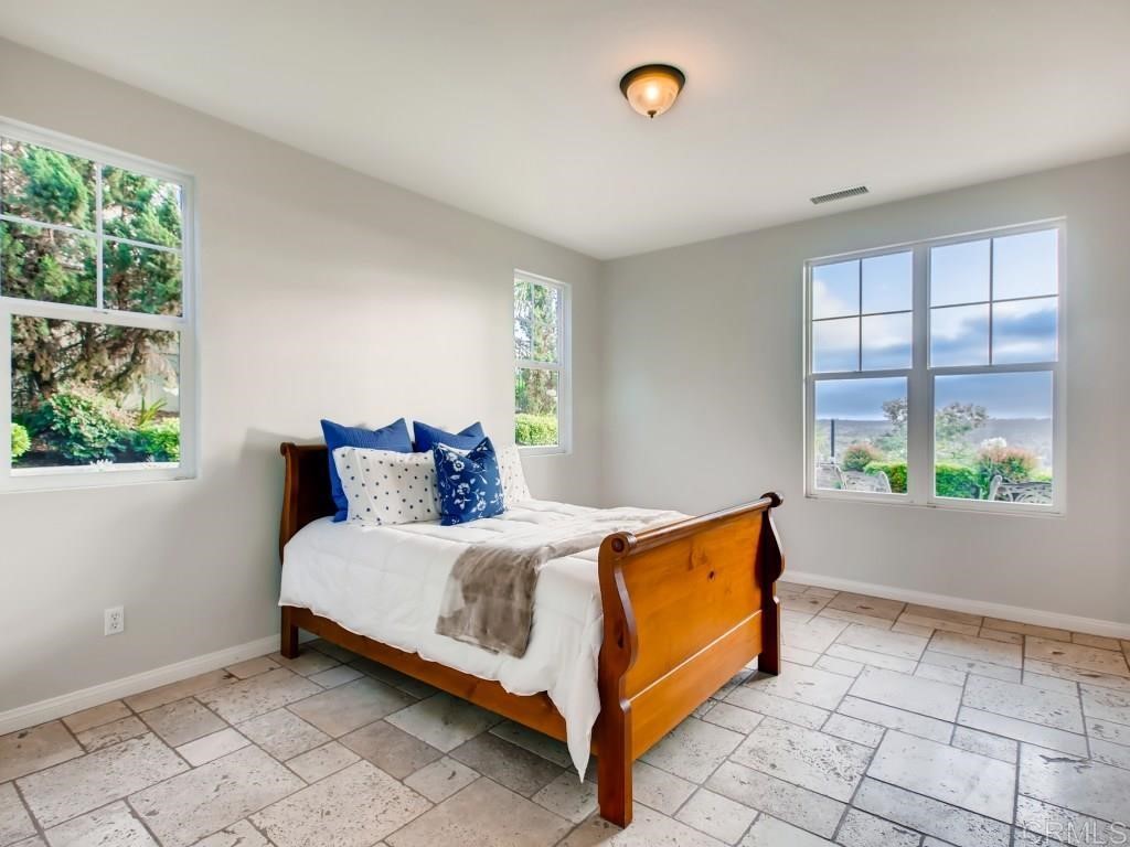 7659 Circulo Sequoia Carlsbad, CA 92009 - Photo 21 of 49