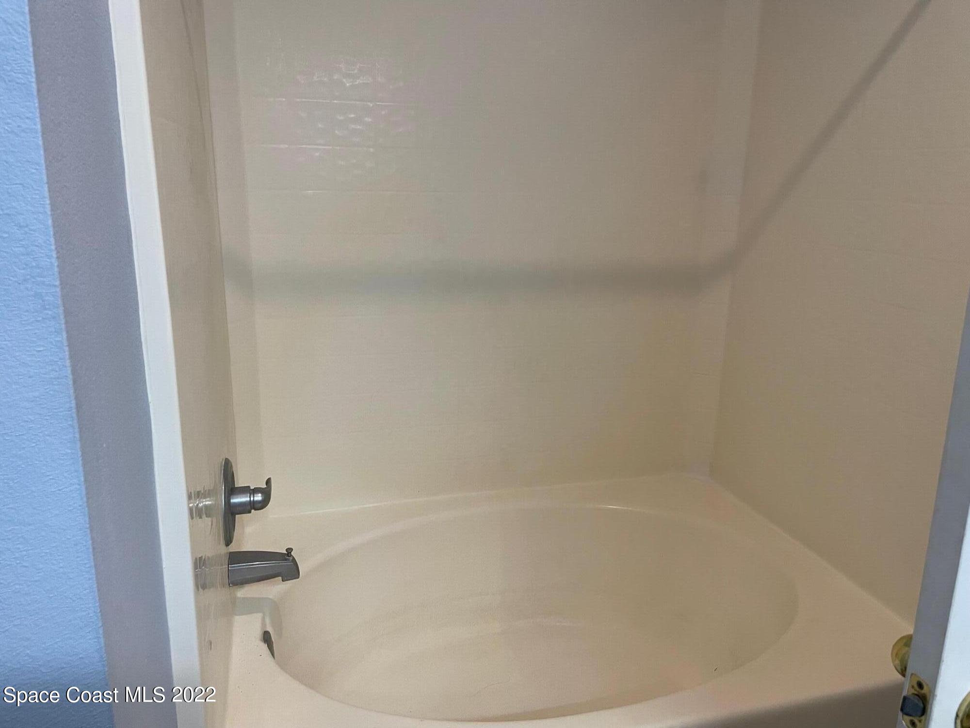 701 Lavender Street Southeast Palm Bay, FL 32909 - Photo 18 of 34 Tub/Shower