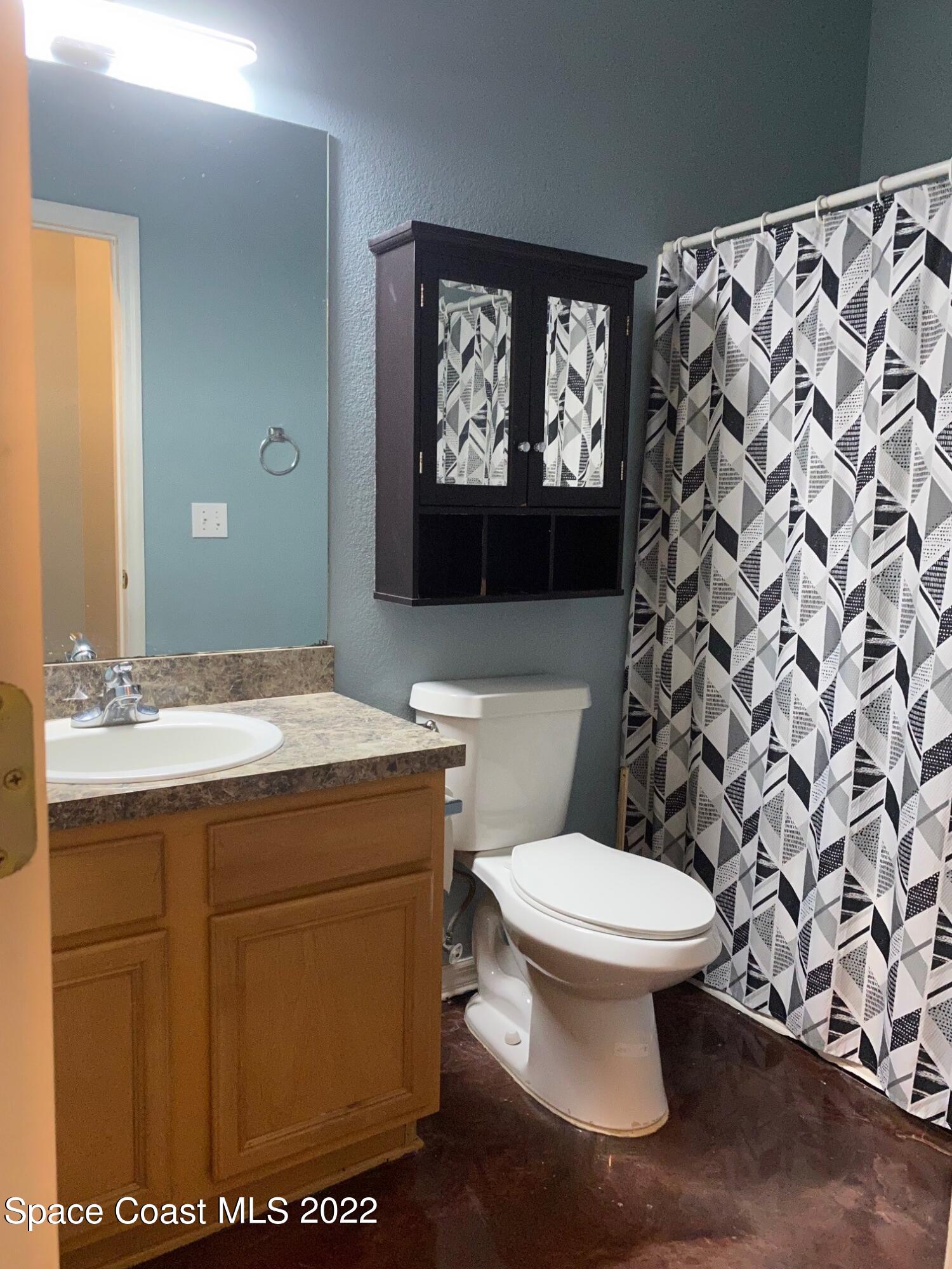 701 Lavender Street Southeast Palm Bay, FL 32909 - Photo 23 of 34 Hall Bath