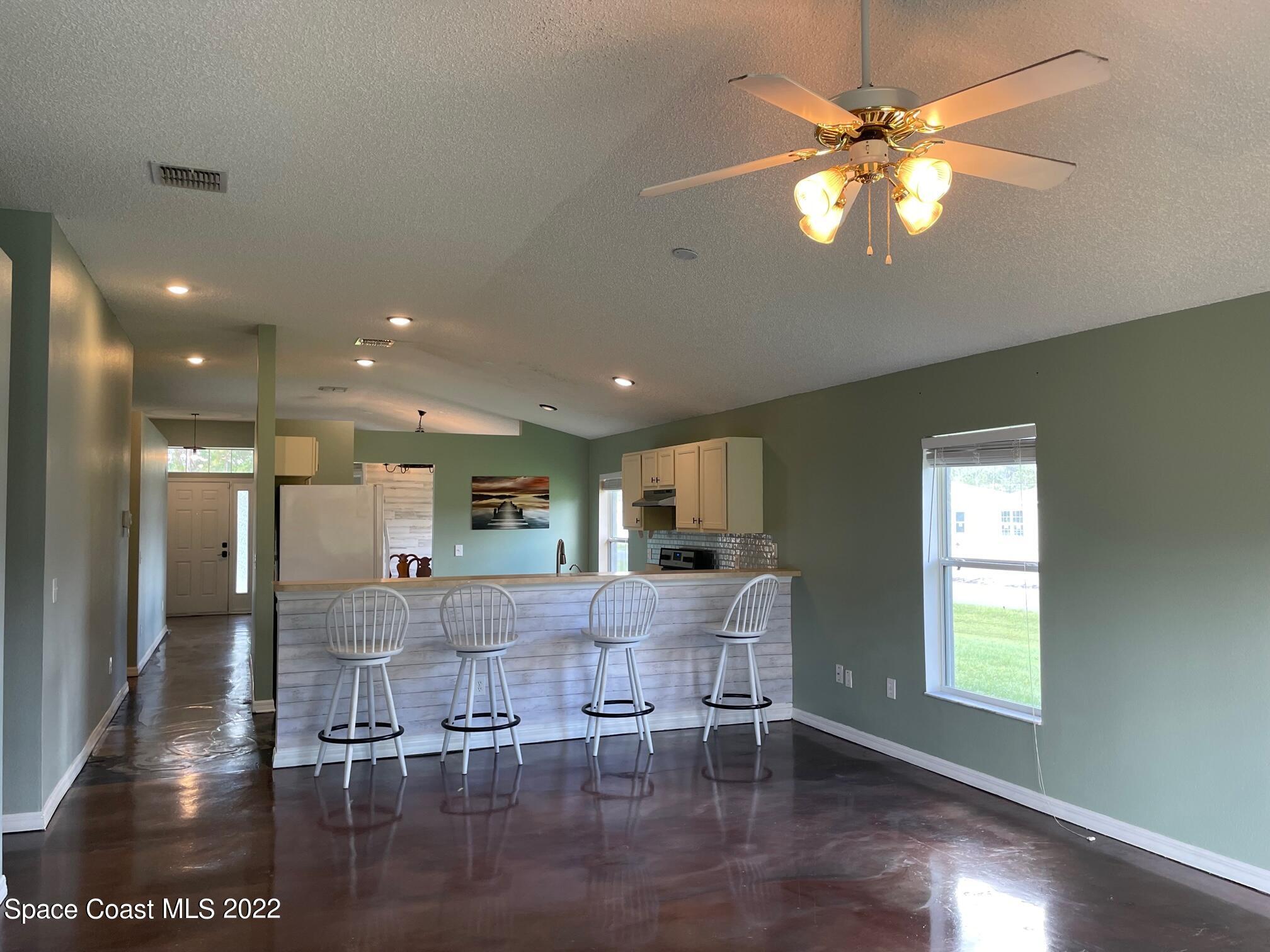 701 Lavender Street Southeast Palm Bay, FL 32909 - Photo 10 of 34 Breakfast Bar