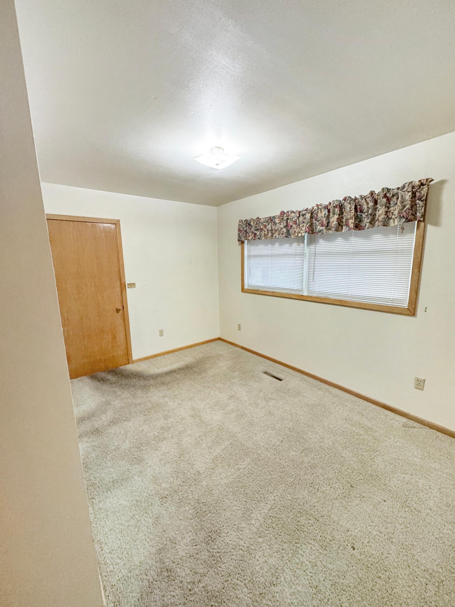 314 North Maple Street Ellsworth, MN 56129 - Photo 12 of 21