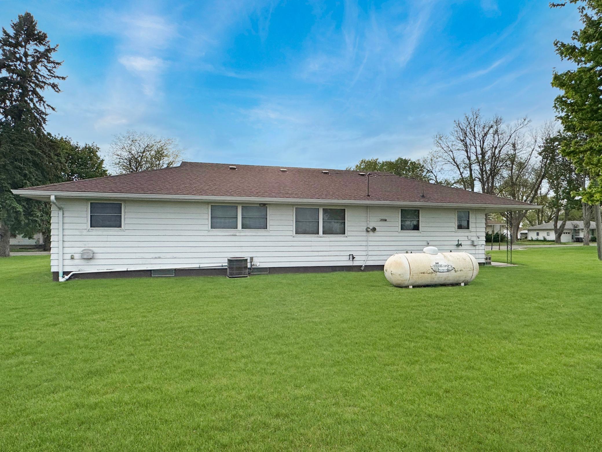 314 North Maple Street Ellsworth, MN 56129 - Photo 2 of 21
