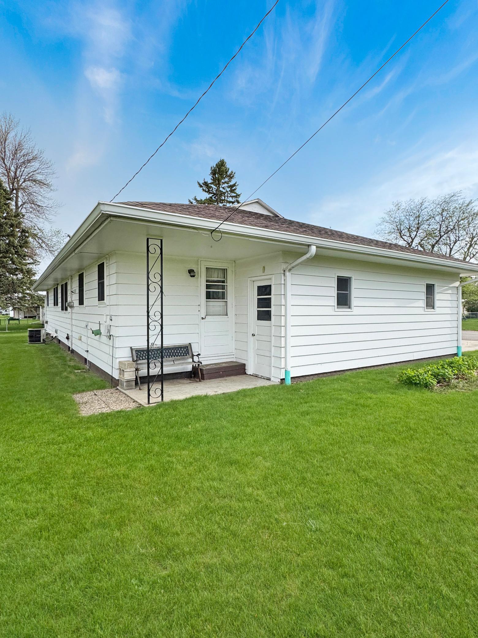 314 North Maple Street Ellsworth, MN 56129 - Photo 3 of 21